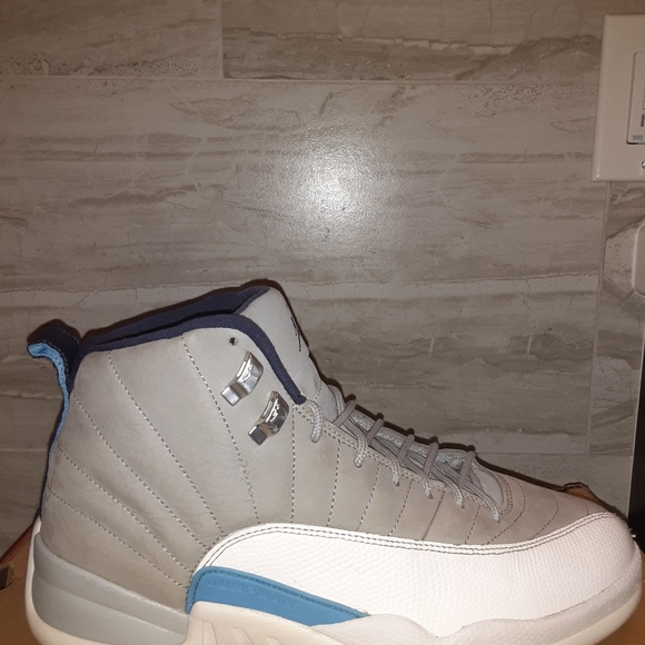 Jordan 12 Retro University Blue - Picture 5 of 6